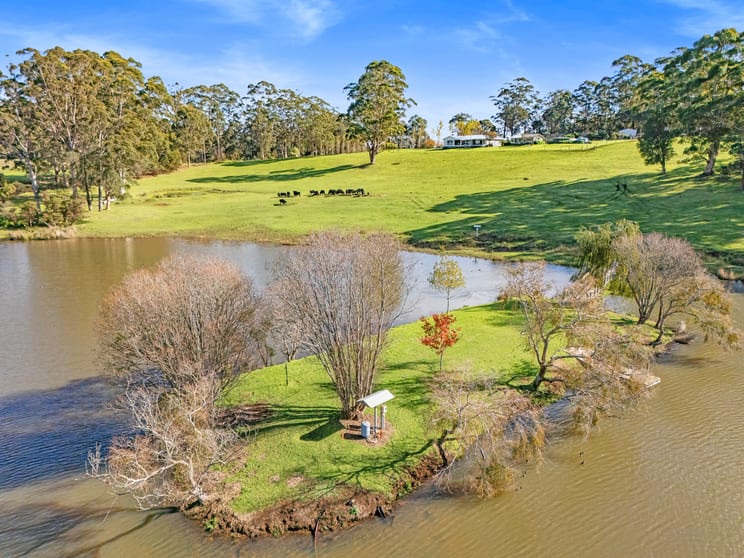 Click to view all images 456 Redman Road Scotsdale WA 6333 - Image 1