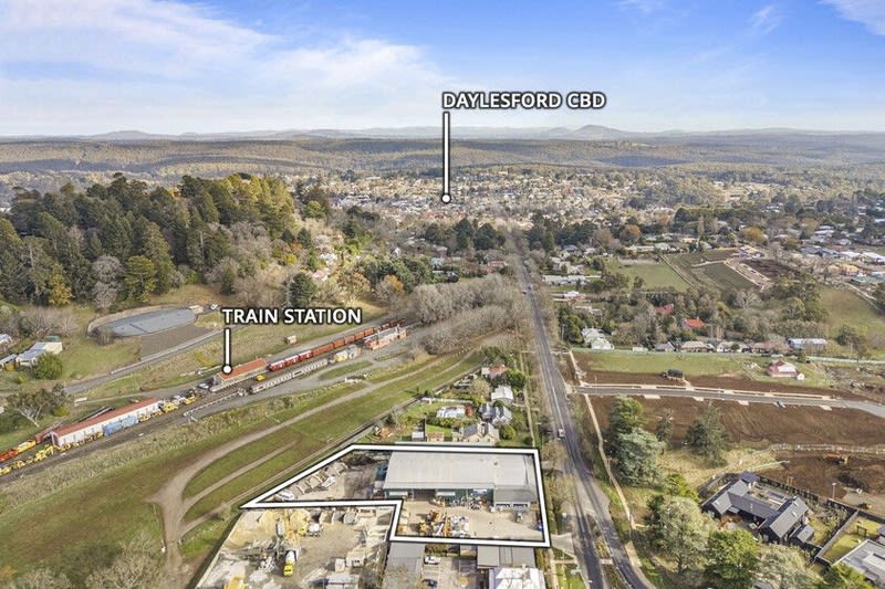 Click to view all images 4 Raglan Street Daylesford VIC 3460 - Image 3