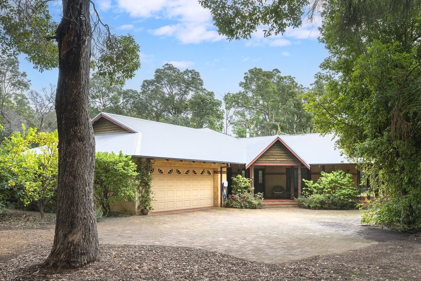 Click to view all images 374 Jindong-Treeton Road Kaloorup WA 6280 - Image 2
