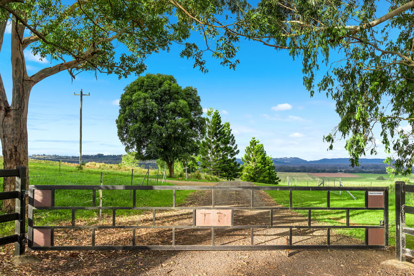 Click to view all images 1368 Wyrallah Road Wyrallah NSW 2480 - Image 1