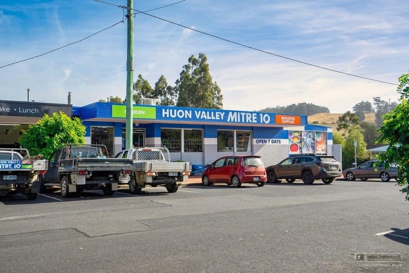 Click to view all images Homeware & Hardware business for sale in Geeveston - Image 3