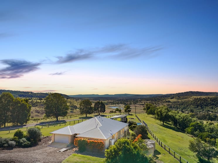 Click to view all images 9 Harch Road Summerholm QLD 4341 - Image 2
