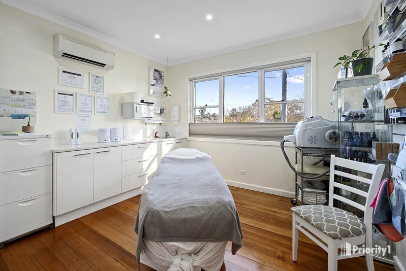Click to view all images 37 Langston Street Bendigo VIC 3550 - Image 1
