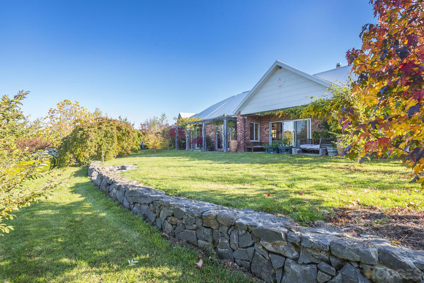Click to view all images 216 Clonbinane Road Wandong VIC 3758 - Image 2