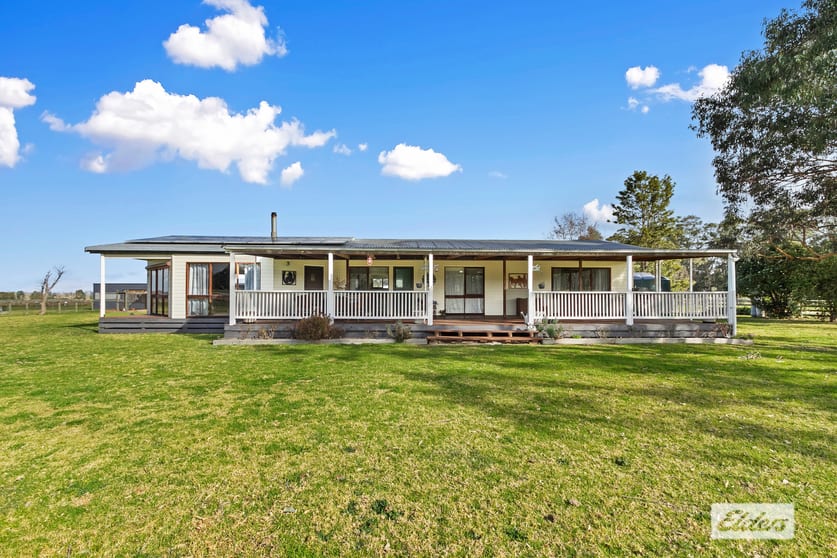 Click to view all images 21 Grays Road Briagolong VIC 3860 - Image 2