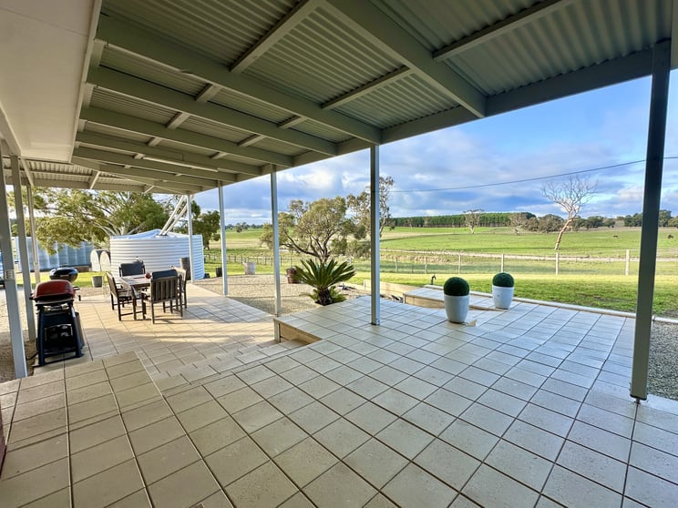 Click to view all images 2773 Naracoorte Road Bordertown SA 5268 - Image 3