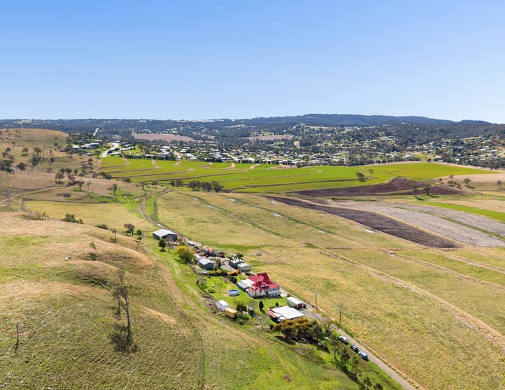 Click to view all images "Floristan" 86 Luck Road Hodgson Vale QLD 4352 - Image 1