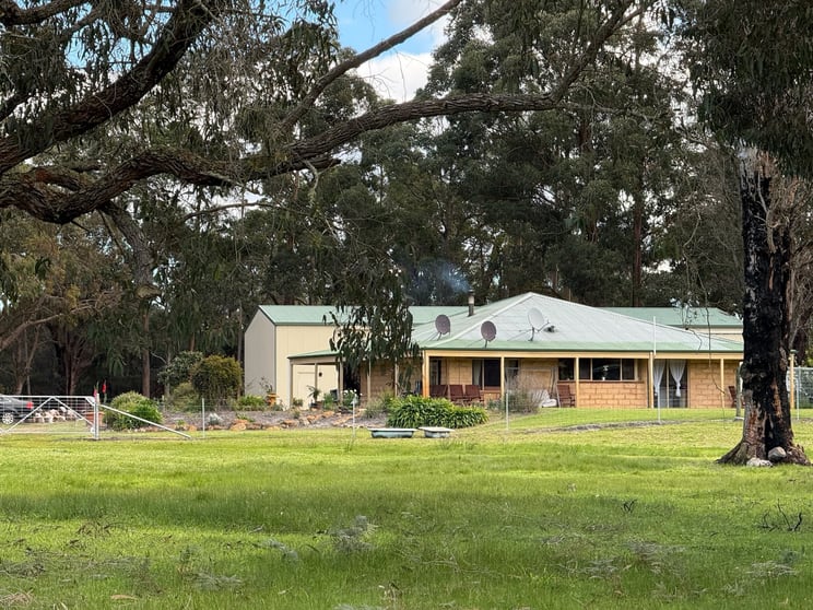 20 Parkfield Drive Northcliffe WA 6262 - Image 1