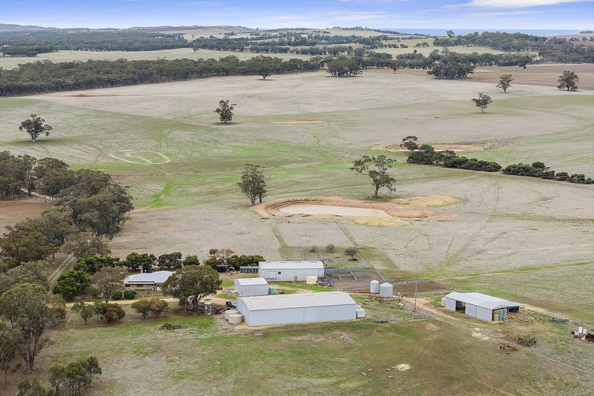 Click to view all images . 894 Myola East Road Colbinabbin VIC 3559 - Image 1