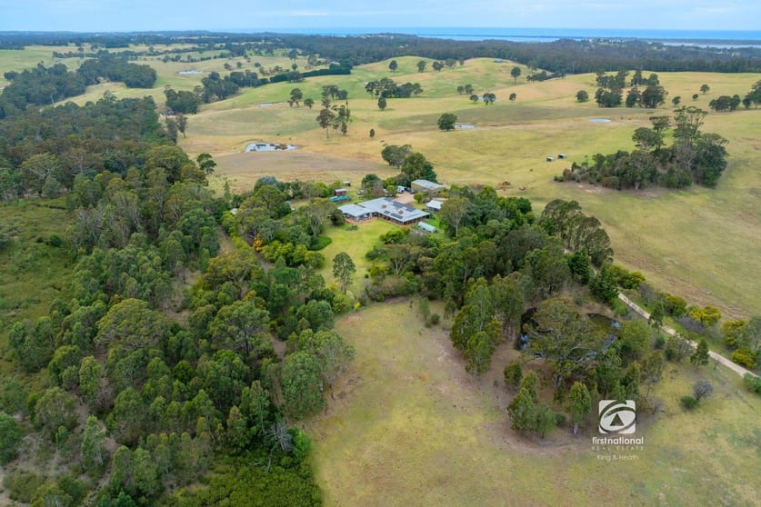 Click to view all images 185 Rosherville Road Metung VIC 3904 - Image 3