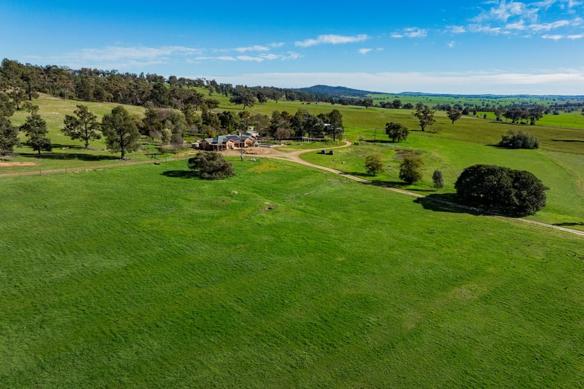 Click to view all images 945 The Gap Road Wagga Wagga NSW 2650 - Image 3
