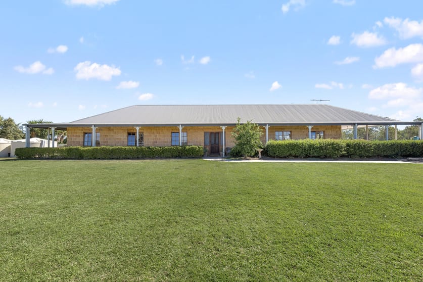Click to view all images 310 Glengallan Road Emerald QLD 4720 - Image 2