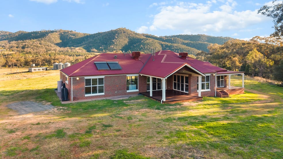 24 Drop Bear Lane Tamworth NSW 2340 - Image 2