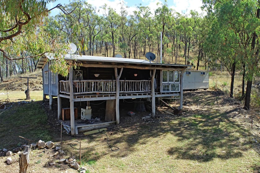 Click to view all images 8558 Dawson Highway Dumgree QLD 4715 - Image 3