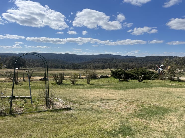 Click to view all images 618 Coopers Road Red Range NSW 2370 - Image 2