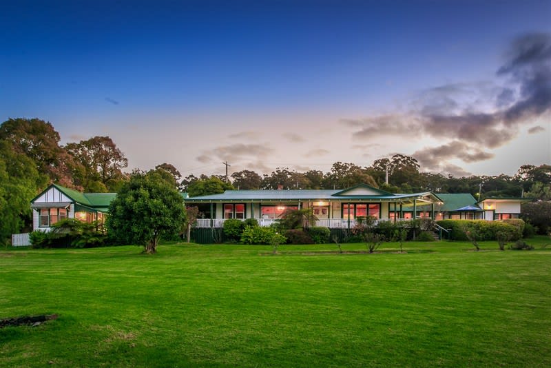 Click to view all images Guest House / B&B business for sale in Melbourne - Image 1