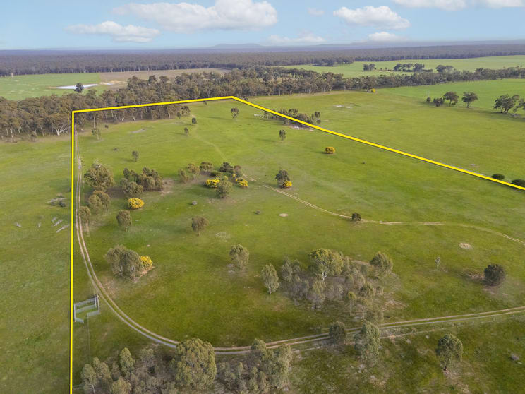Click to view all images 474 Carisbrook - Eddington Road Carisbrook VIC 3464 - Image 2
