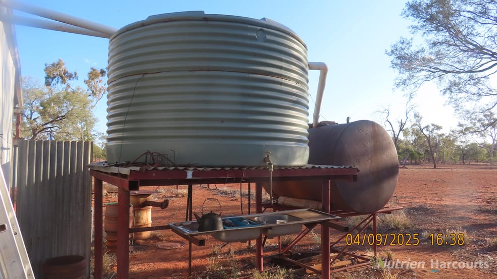 Click to view all images * MUD HUT Bourke NSW 2840 - Image 3