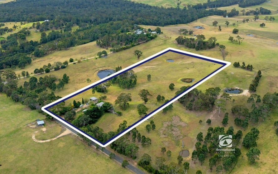 Click to view all images 215 Rosherville Road Metung VIC 3904 - Image 2