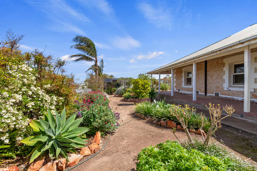 171 Hillview Road South Hummocks SA 5550 - Image 2