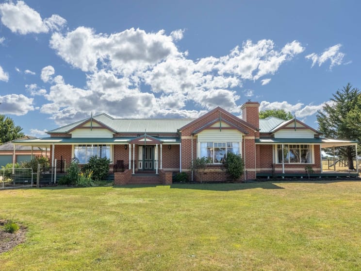 Click to view all images 120 Crawfords Road Goon Nure VIC 3875 - Image 2