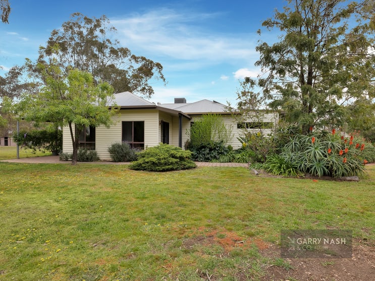Click to view all images 1605 Almonds Road Boweya North VIC 3675 - Image 3