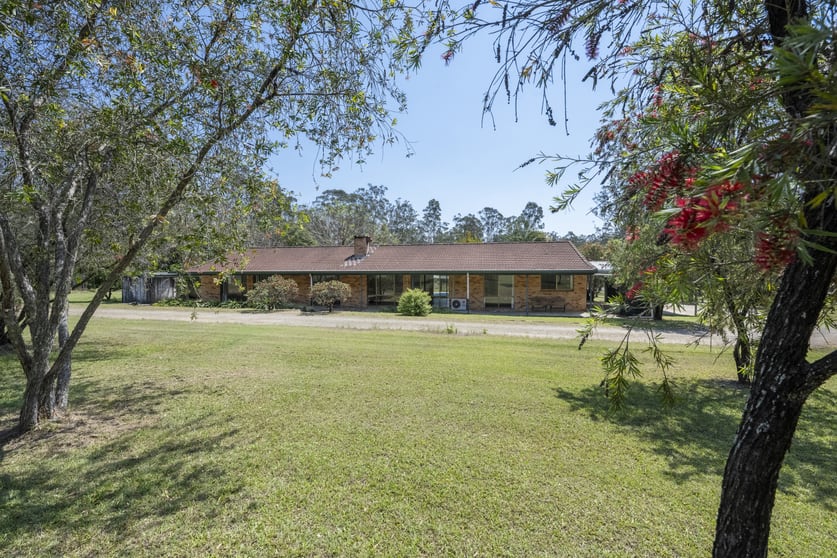 Click to view all images 57 Olivedale Road Waterview Heights NSW 2460 - Image 2