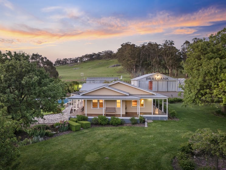 Click to view all images 453 Galls Gap Road Strathbogie VIC 3666 - Image 1