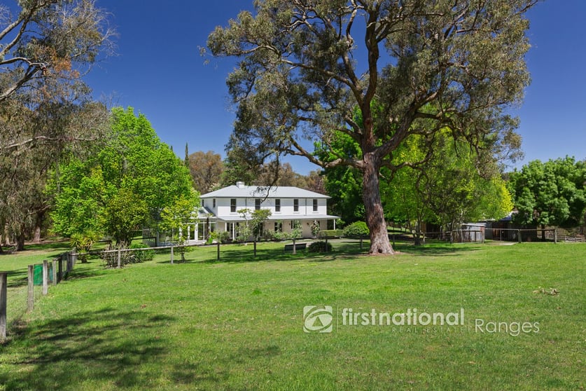 Click to view all images 11 Cherry Road Macclesfield VIC 3782 - Image 2