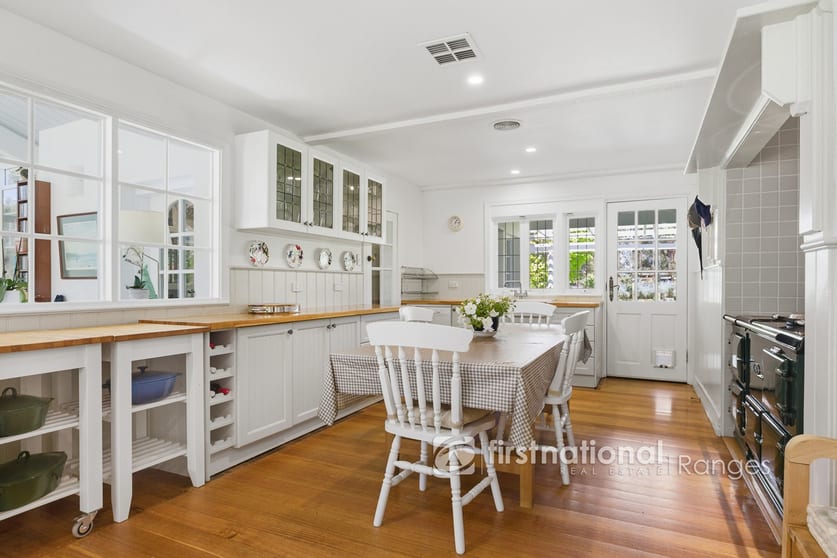 Click to view all images 11 Cherry Road Macclesfield VIC 3782 - Image 3