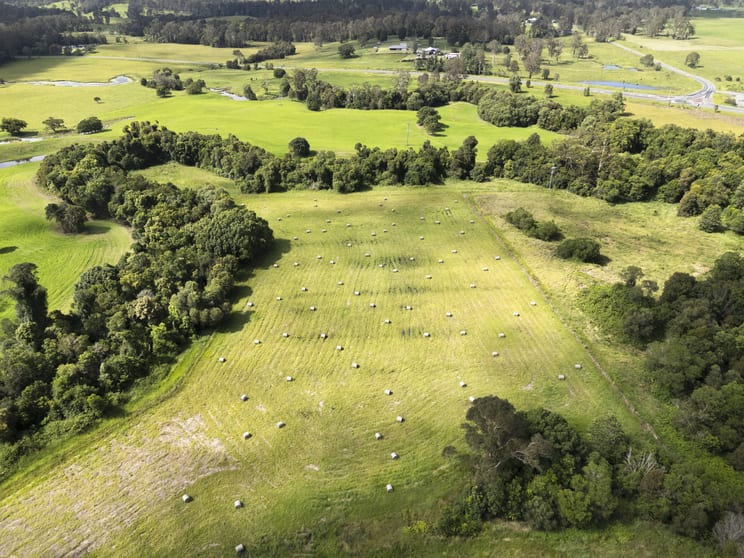 Click to view all images 2433 Old Bruce Highway Coles Creek QLD 4570 - Image 1