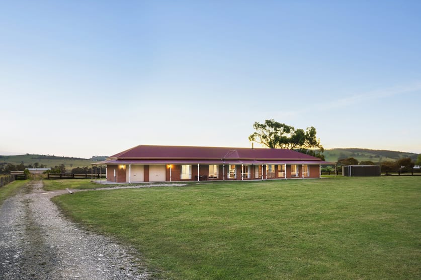 Click to view all images 1133 Kilmore Lancefield Road Springfield VIC 3434 - Image 2