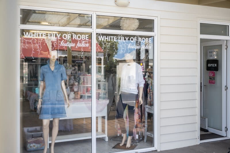 Click to view all images Shop 2/19 Victoria Street Robe SA 5276 - Image 2