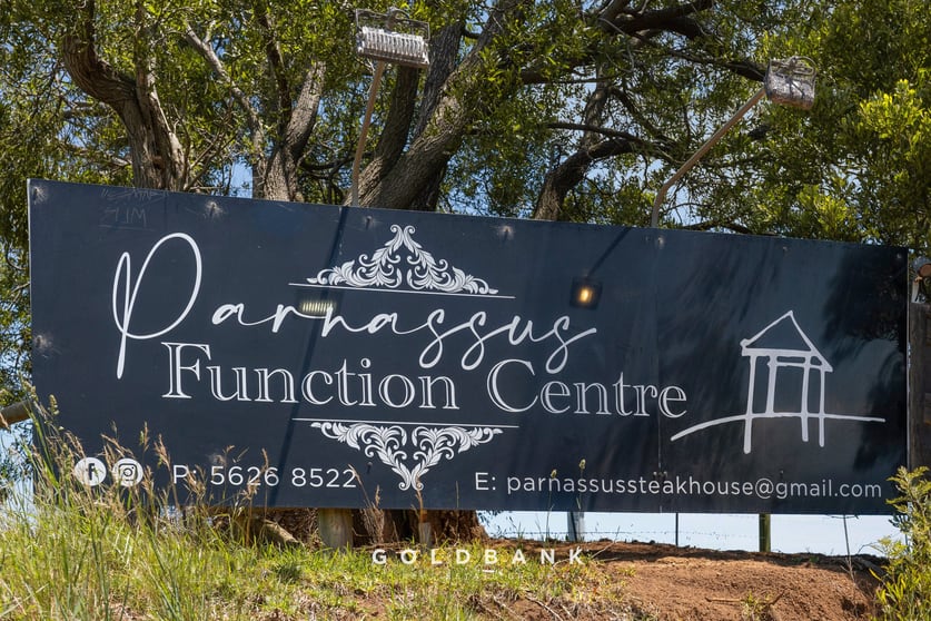 Click to view all images 180 Lardners Track Drouin East VIC 3818 - Image 1