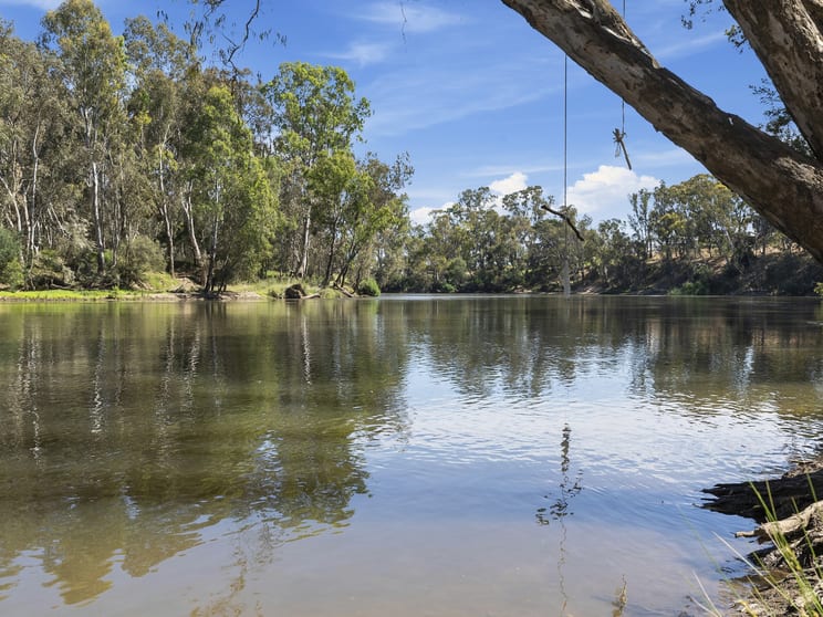 Click to view all images 1 Anglesey Street Seymour VIC 3660 - Image 2