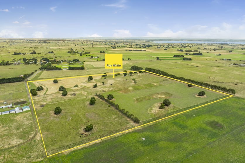 Click to view all images 45 Glenn Street Warrion VIC 3249 - Image 1
