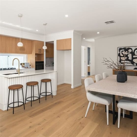 Click to view all images Homeware & Hardware business for sale in Brisbane City - Image 2