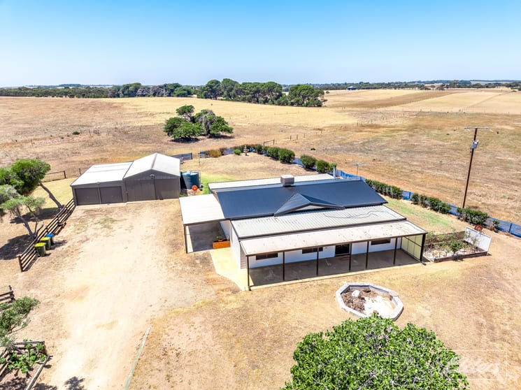 Click to view all images 87 Thorpe Road Clayton Bay SA 5256 - Image 3