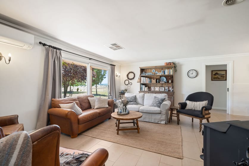 Click to view all images 65 Badgery Road Burra NSW 2620 - Image 3