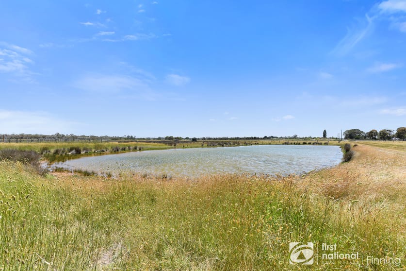 Click to view all images 105 Craigs Lane Pearcedale VIC 3912 - Image 3