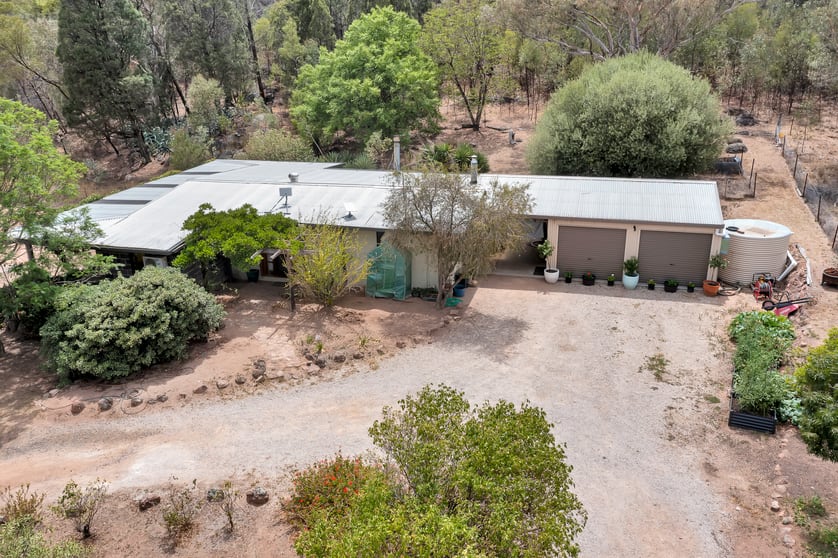 Click to view all images 387 CYPRESS DRIVE Mudgee NSW 2850 - Image 2