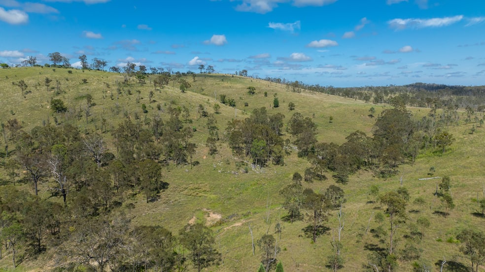 Click to view all images 'Hutton' 295 Schnitzerling Road Thane QLD 4370 - Image 2