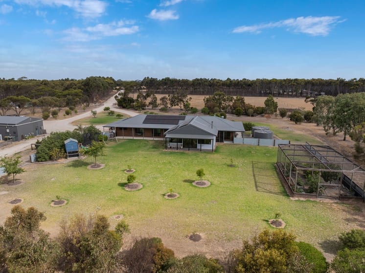 Click to view all images 902 Playford Highway Menzies SA 5223 - Image 1