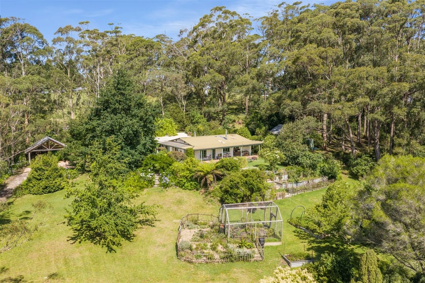Click to view all images 103 Wallaby Hill Road Robertson NSW 2577 - Image 2