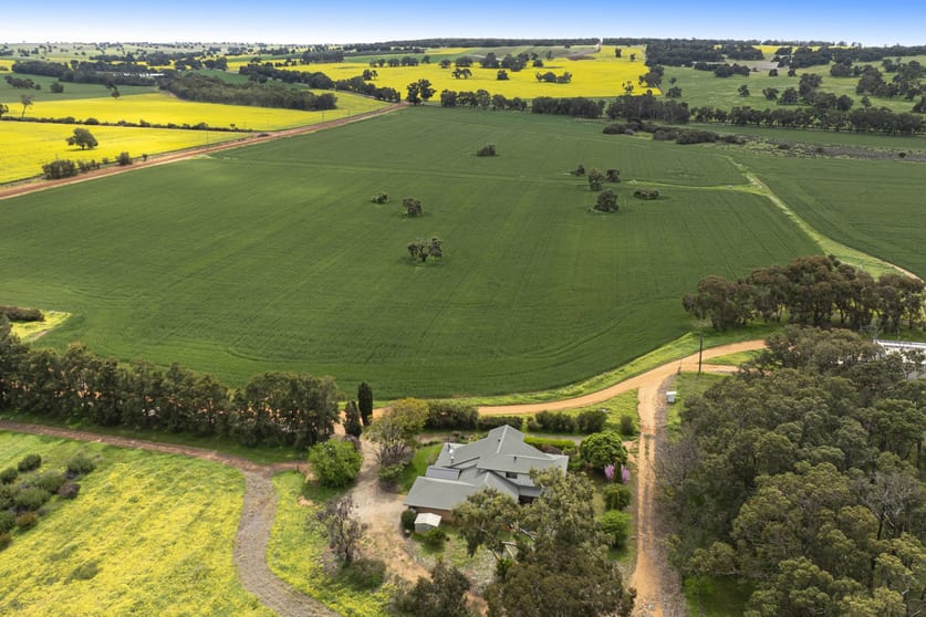 Click to view all images 89 Vine Cottage Lane Dandaragan WA 6507 - Image 2