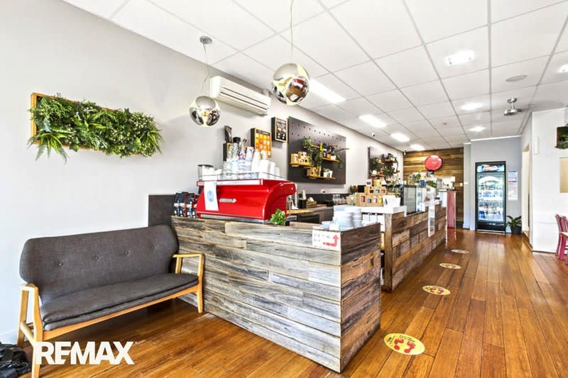 26 Myer Street (funkey Monkey Cafe) Lakes Entrance VIC 3909 - Image 1