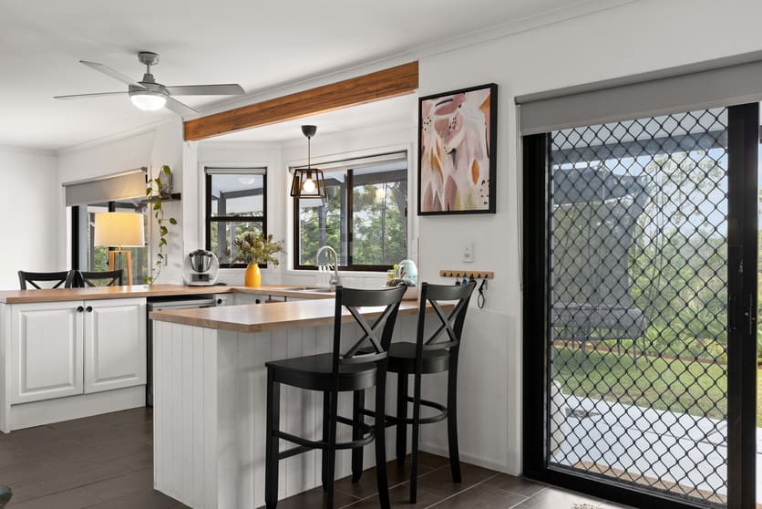 Click to view all images 33 Darwalla Road Mount Nathan QLD 4211 - Image 3