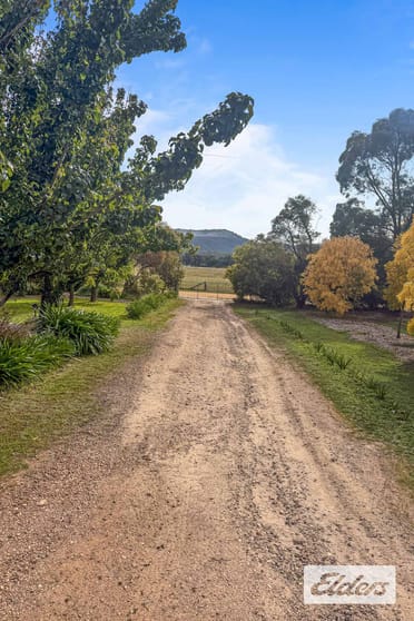 Click to view all images 210 Harrisons Back Road Moonambel VIC 3478 - Image 2