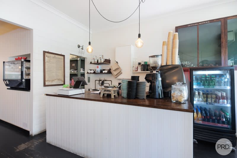 Click to view all images 54 Victoria Street Ballarat East VIC 3350 - Image 3