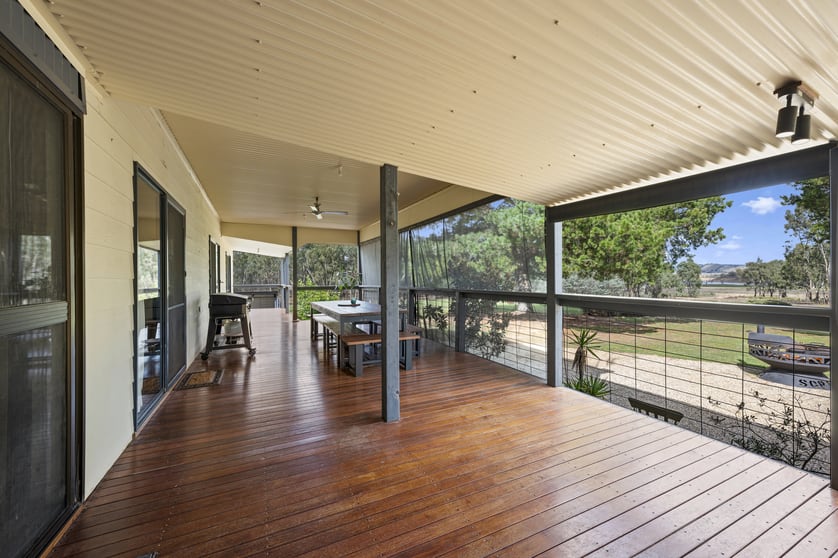 Click to view all images 550 Howes Creek Road Mansfield VIC 3722 - Image 2